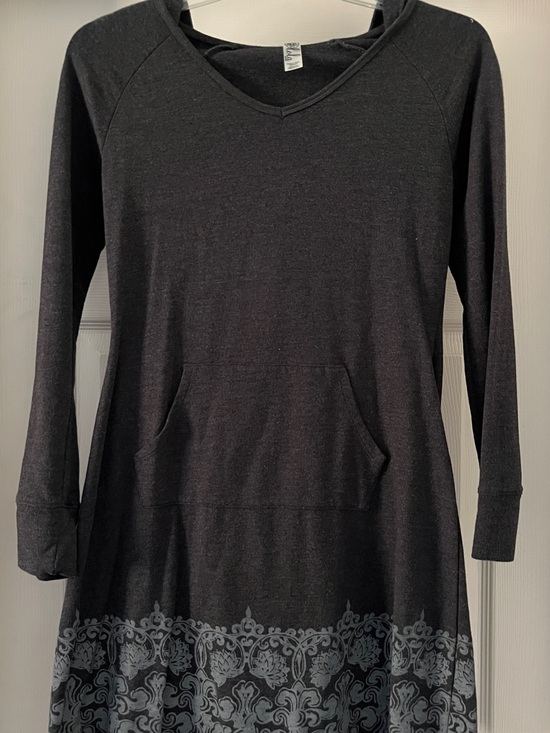 lola Dresses & Skirts - lola Black Long-Sleeve Hoodie Dress with Gray Printed Hem size Medium